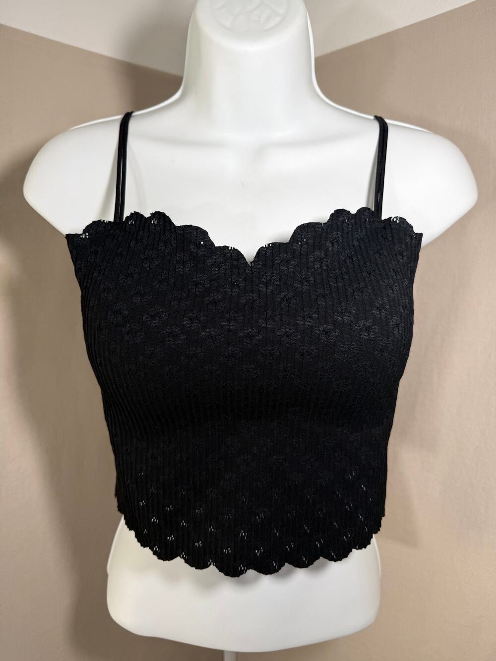 Zenana Black Ribbed Scalloped Cropped Camisole Bralette Size M